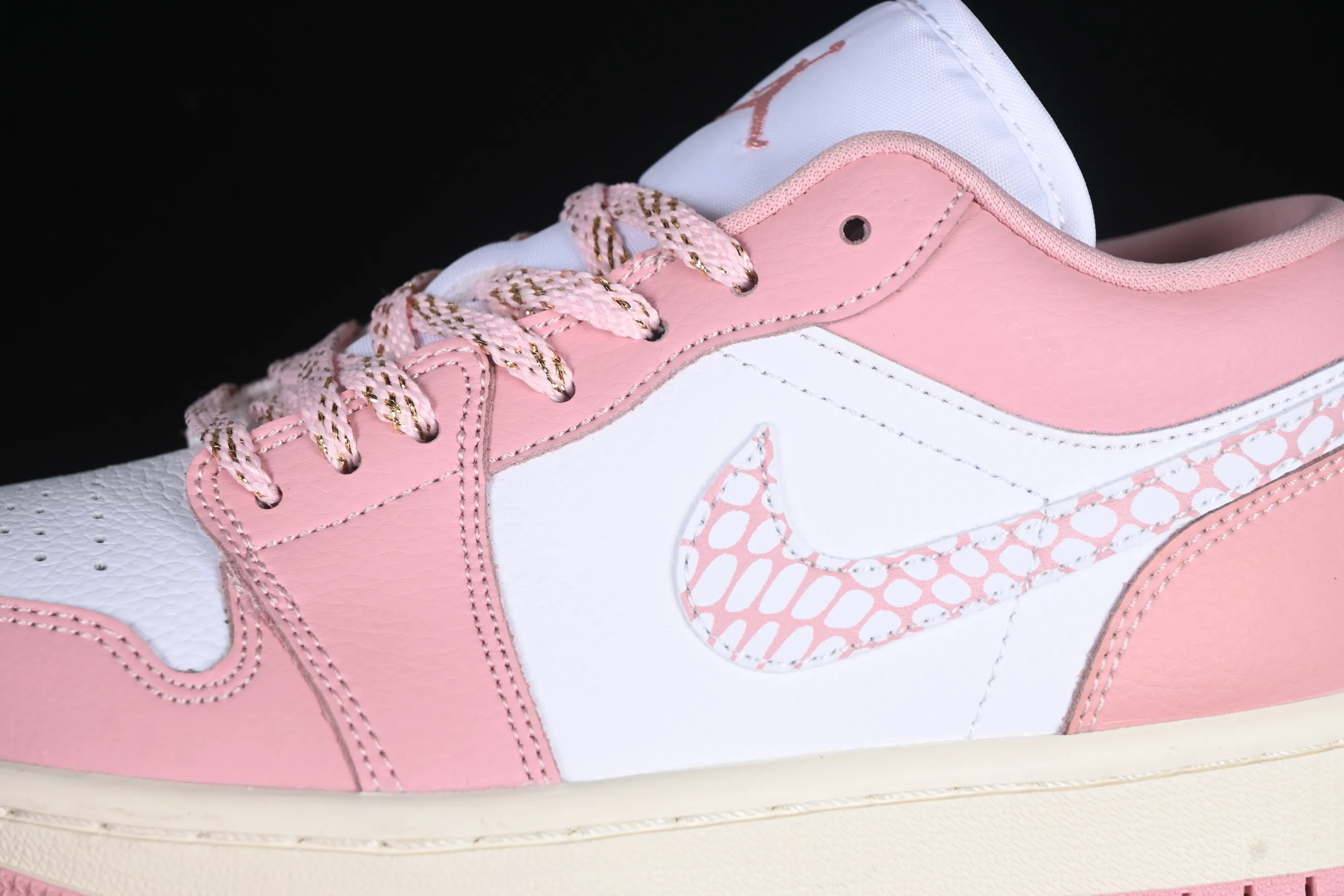 All categories Air Jordan Jordan series basketball shoes Air Jordan 1 Low Air Jordan 1 Low AJ1 Joe 1 customized model white pink low-top cultural and leisure sports sneakers DC0774-162